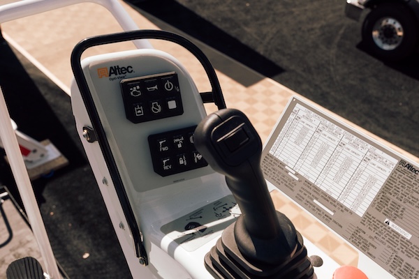 Photo of the Altec DX60E digger derrick's controls