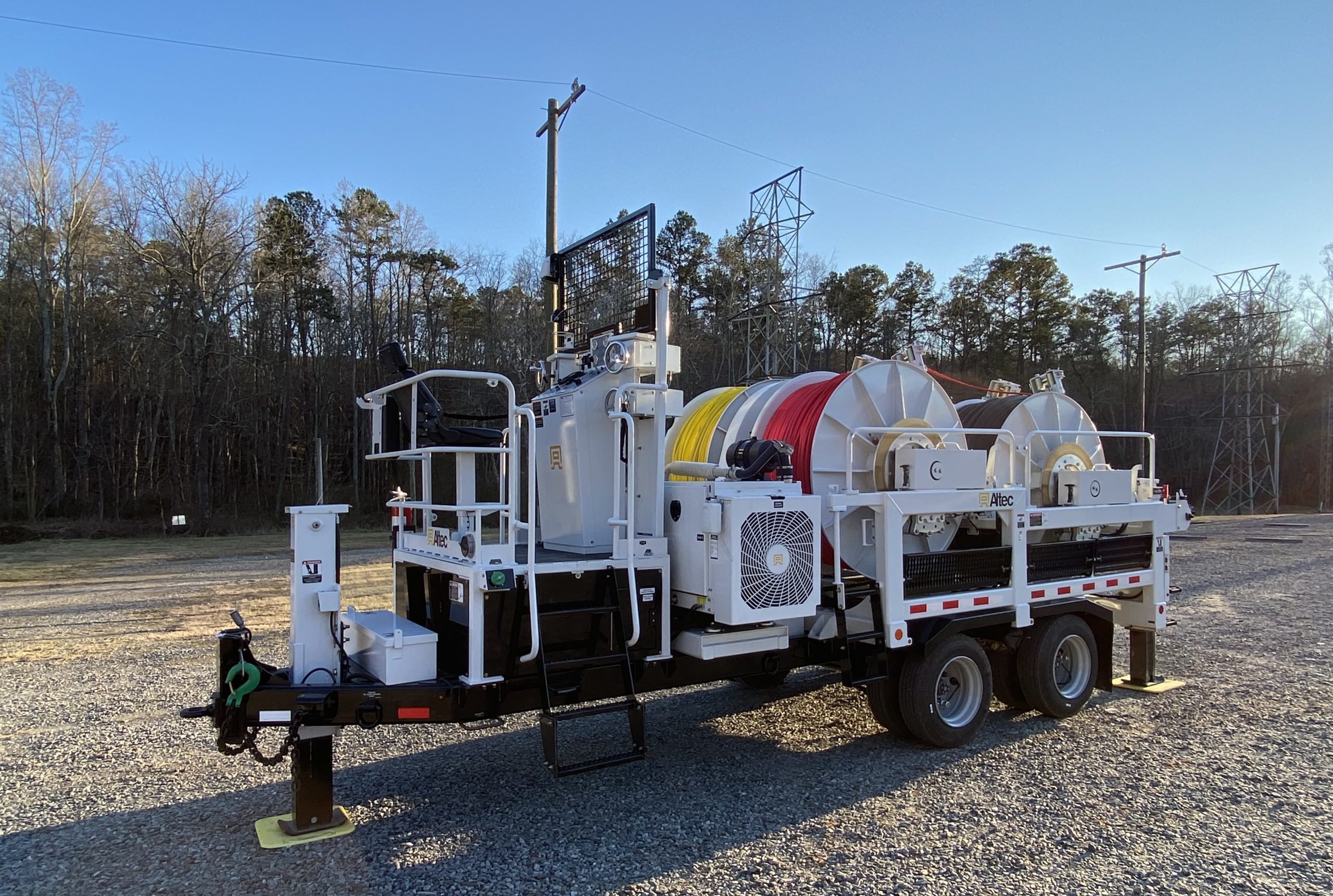 The TS40H-4P is the latest in Altec’s overhead cable handling products. 