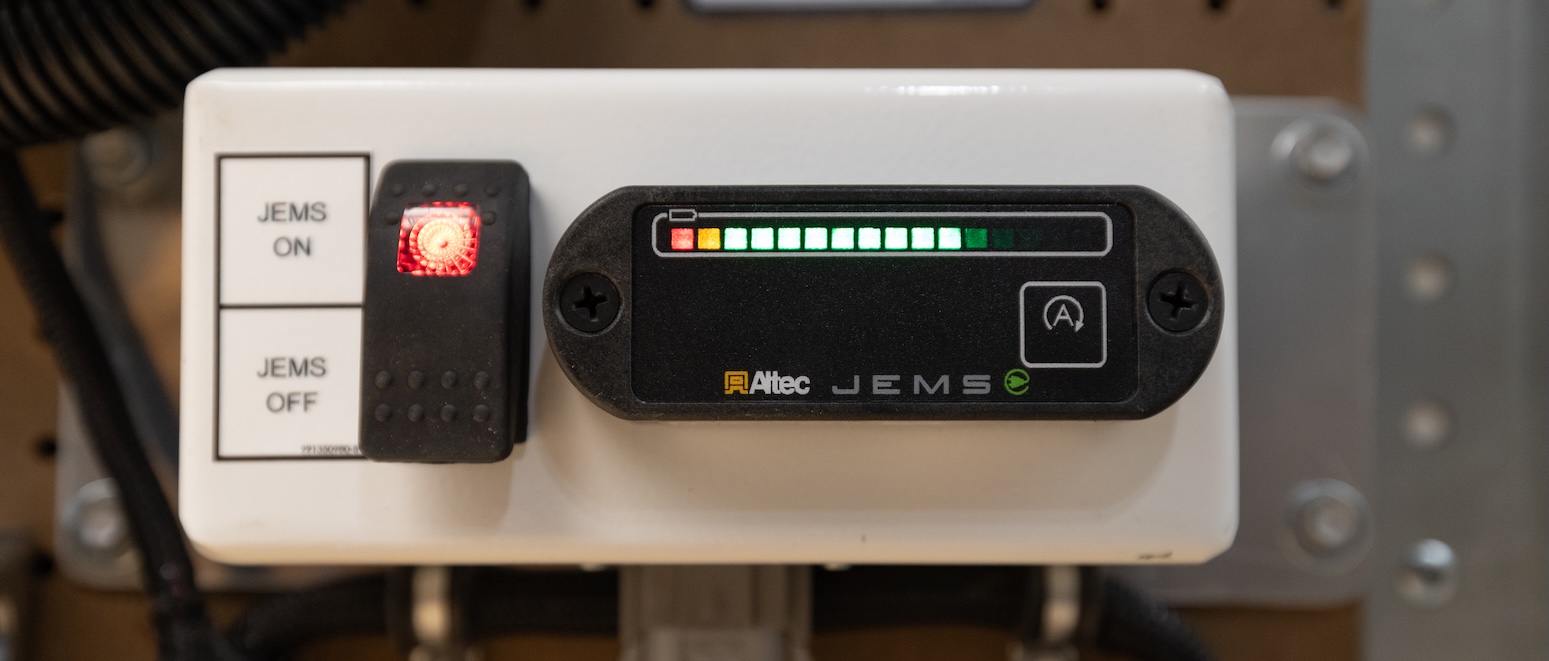 Image of JEMS charging indicator